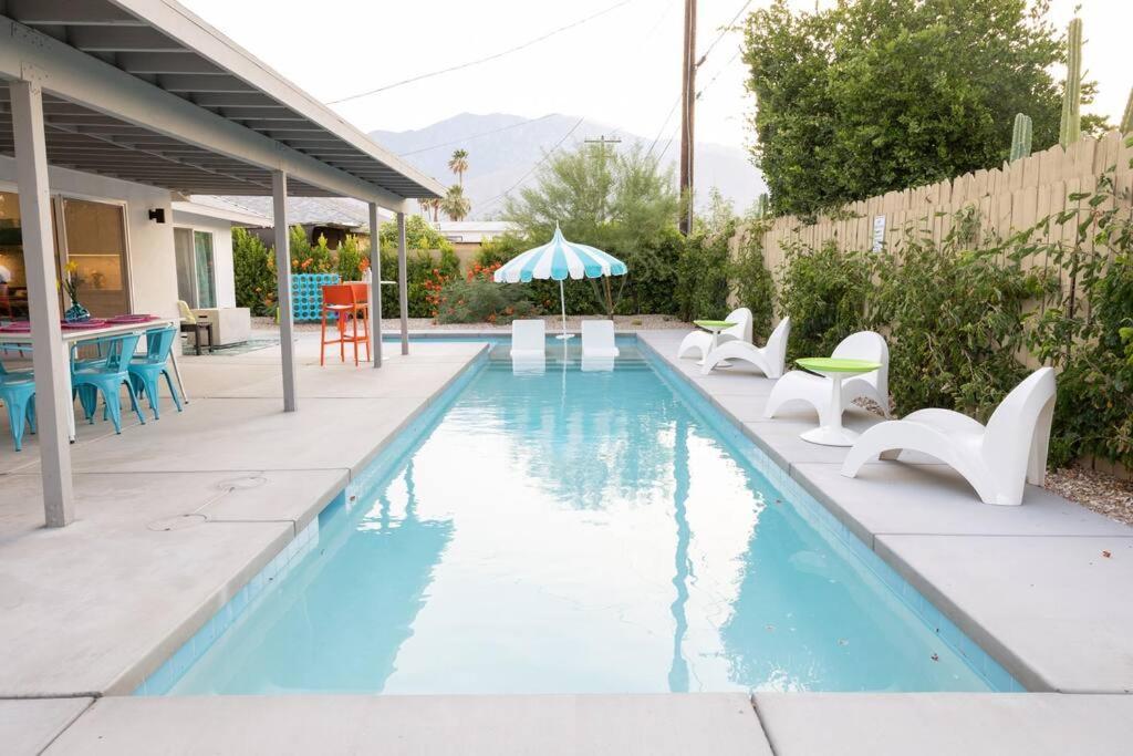 Villa Casa Palmina An Mcm Oasis à Palm Springs Extérieur photo