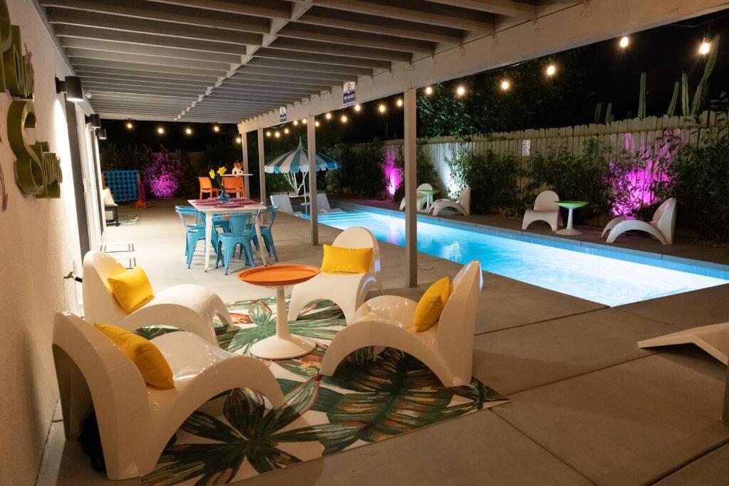Villa Casa Palmina An Mcm Oasis à Palm Springs Extérieur photo